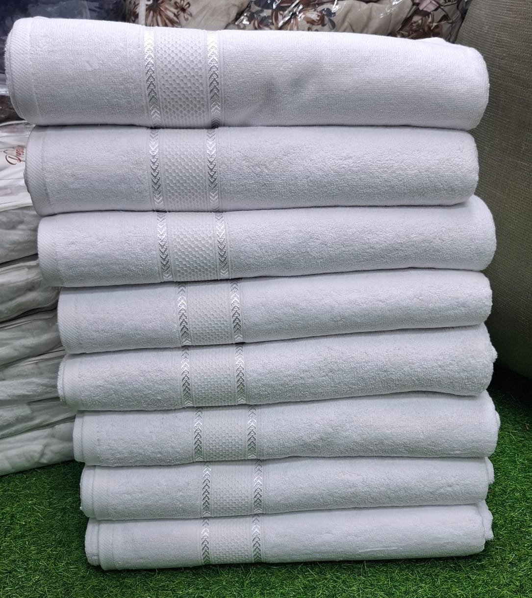 High Quality Large White Towels