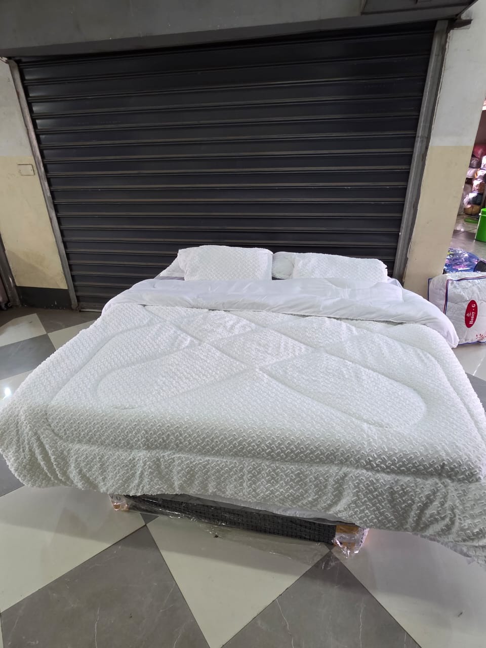 6X7 Tufted Duvets 4pc - Image 4