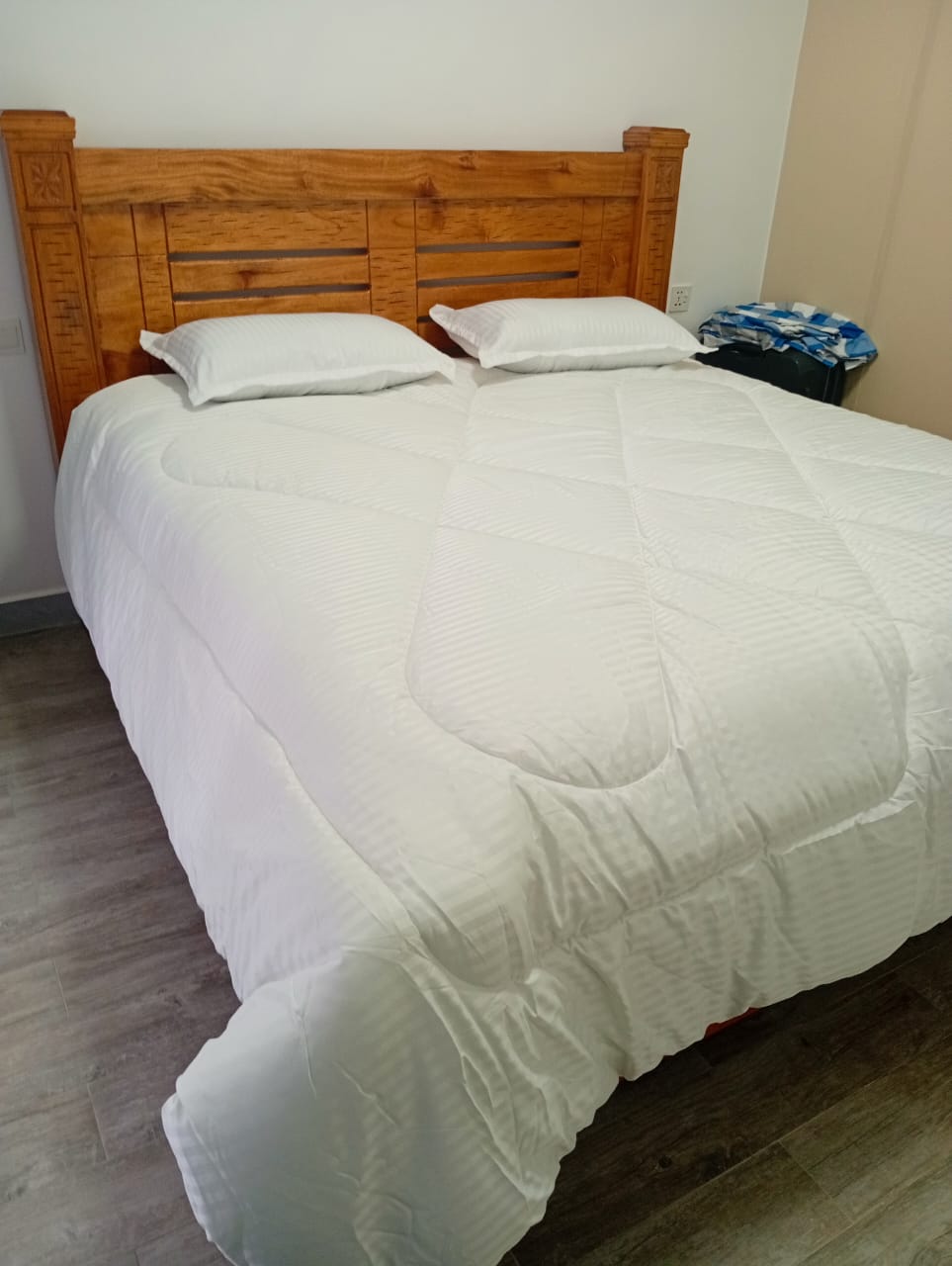 7X8 Extra King Striped Binded Duvet Set - Image 2