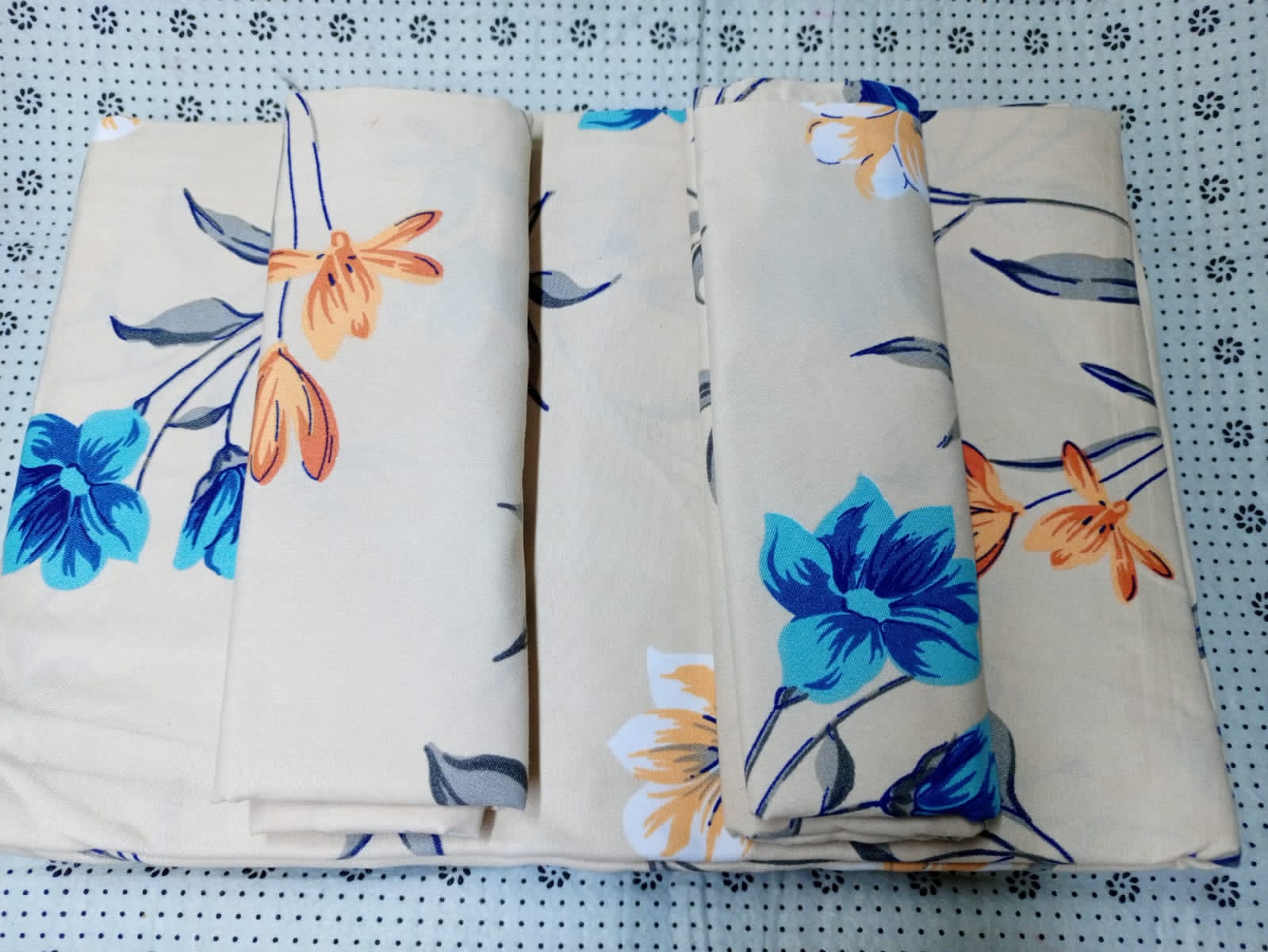 4 Piece Bedsheet Set 6x6 – 2 Bedsheets & 2 Pillow Cases Soft and Comfortable